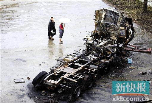 廣州槽罐車深夜卸氣突發(fā)爆炸 百余居民驚慌逃生 廣州槽罐車深夜卸氣突發(fā)爆炸 百余居民驚慌逃生