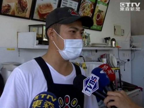 老板表示，妻子的主治醫(yī)師也說過，確實有“驚嚇導致流產(chǎn)”的案例。