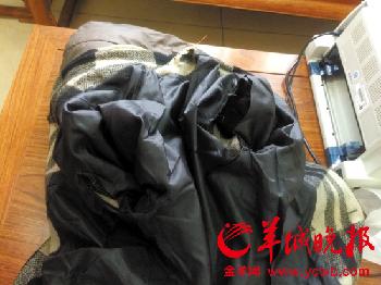 年邁體弱，一些老人家中衣物多年未洗，又舊又破