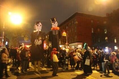 年底將近，派對(duì)集中，如何讓子女免受不良人士的侵犯，家長(zhǎng)需要警惕并提醒子女注意。（美國(guó)《世界日?qǐng)?bào)》/黃伊奕 攝）