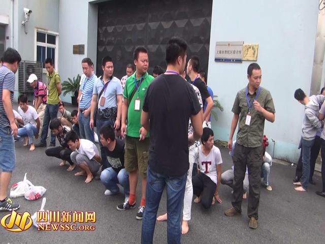 公安局管抓捕詐騙公司現(xiàn)場（警方視頻截圖）。