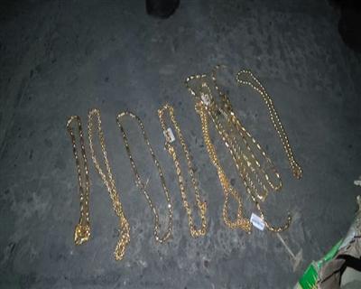 被搶金飾被警方起獲。