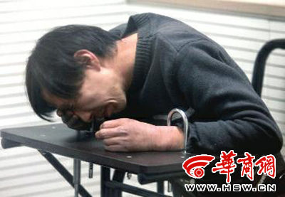 3月29日，多次騷擾孕婦的賈某在公安蓮湖分局接受訊問