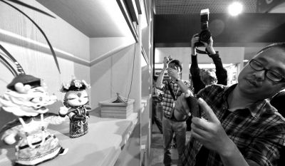 北京故宮吉祥物“壯壯”和“美美”昨天首度對外亮相。中新社發(fā)