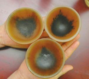 要價20萬元的犀牛角碗。