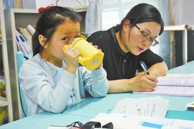 一張照片讓無數網友淚奔 職場媽媽不易令人深思