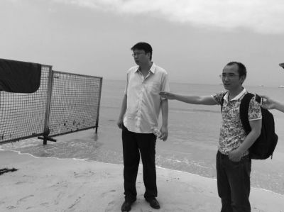 遇難者家屬稱，事發(fā)時并沒有這些鋼絲網(wǎng)，也沒看到警示標志。