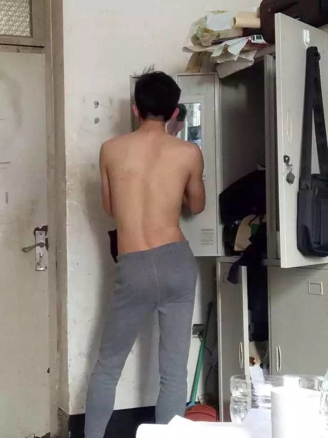 這個(gè)學(xué)校的男生宿舍火了！女同學(xué)都喊著要嫁