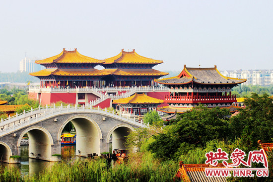 美不勝收 爬山、游園、賞奇觀（組圖）