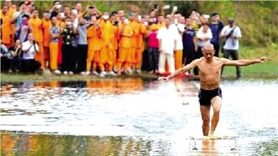 網(wǎng)傳“輕功水上漂” 嵩山少林武僧:只有小說(shuō)里才有