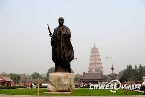 樹立于大雁塔前的唐玄奘像,他是中印兩國(guó)悠久交流史的代表人物。