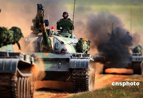 礪兵--2008:解放軍機(jī)械化部隊向陣地開進(jìn)(資料圖) 礪兵--2008:解放軍機(jī)械化部隊向陣地開進(jìn)(資料圖)