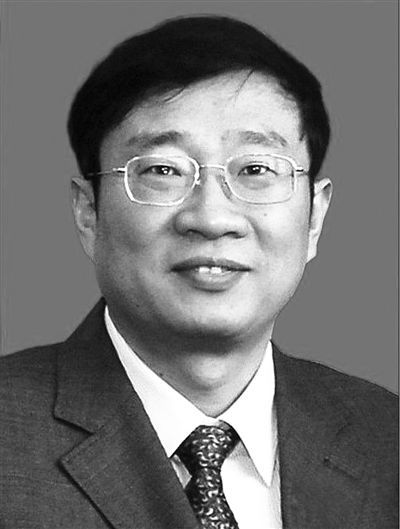 殲-15飛機(jī)研制現(xiàn)場總指揮羅陽，因突發(fā)急性心梗殉職，享年51歲