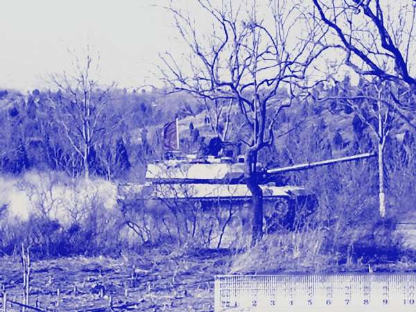 近日首次在網(wǎng)絡(luò)上公開(kāi)的中國(guó)新式輕型坦克在山區(qū)地形的測(cè)試照 近日首次在網(wǎng)絡(luò)上公開(kāi)的中國(guó)新式輕型坦克在山區(qū)地形的測(cè)試照