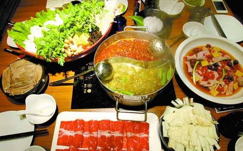 山西火鍋店爆炸事件后，鄭州用電磁爐的火鍋店生意火爆。