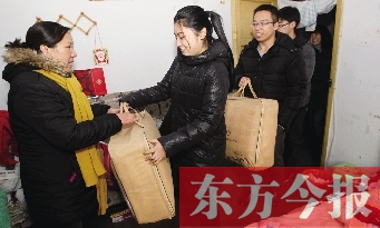 “愛有所衣”匯聚愛心 溫暖低保家庭 “愛有所衣”匯聚愛心 溫暖低保家庭