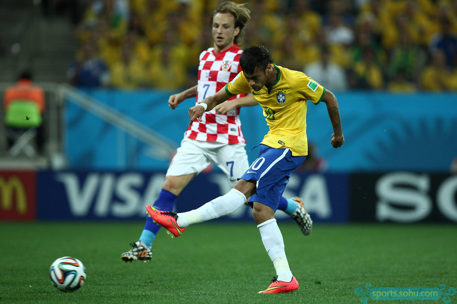 進(jìn)球回放：內(nèi)馬爾禁區(qū)外左腳低射破門(mén) 扳平比分