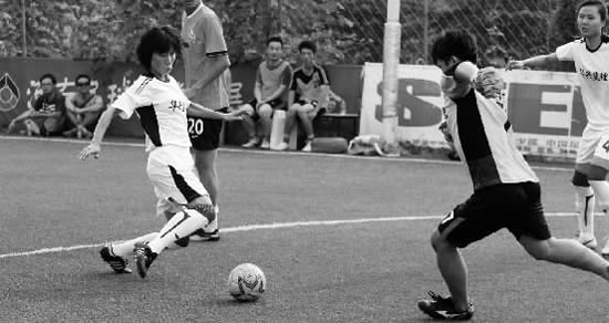 由中國女足曾經(jīng)的后防大將范運杰領(lǐng)銜的運之杰足球俱樂部，本場比賽可謂秀足高超腳法