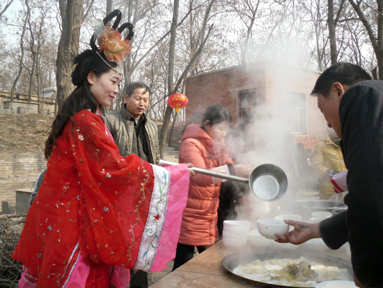 春滿商都逛廟會(huì) 龍馬精神過大年 春滿商都逛廟會(huì) 龍馬精神過大年