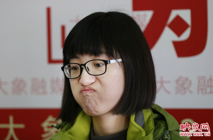 偶爾來個這樣的表情，算是放松緊張的心情吧！