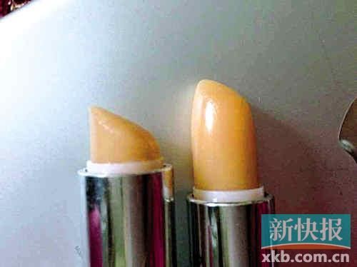 ■蘇小姐將其在專柜和聚美優(yōu)品購買的伊麗莎白雅頓唇膏對比，產(chǎn)品包裝和唇膏顏色明顯不同。