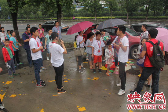 消費者參觀合影 消費者參觀合影