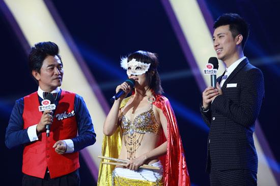 吳宗憲(左一)在《百變美人計》節(jié)目現(xiàn)場 吳宗憲(左一)在《百變美人計》節(jié)目現(xiàn)場