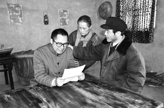 《焦裕祿》拍攝現(xiàn)場，演員穿著冬裝拍戲