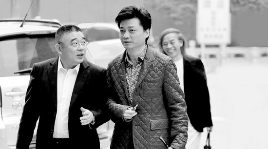 錢文忠（左）、小崔、蔡志忠（后）三位大咖步入錄制現場