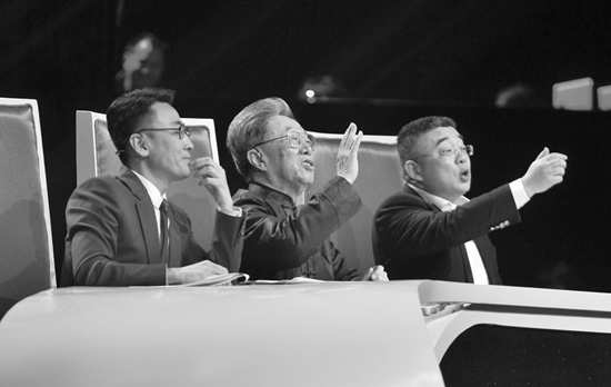 困擾著很多漢語使用者的問題，被三位先生以輕松幽默的方式提出來自嘲后，都令觀眾會心大笑。