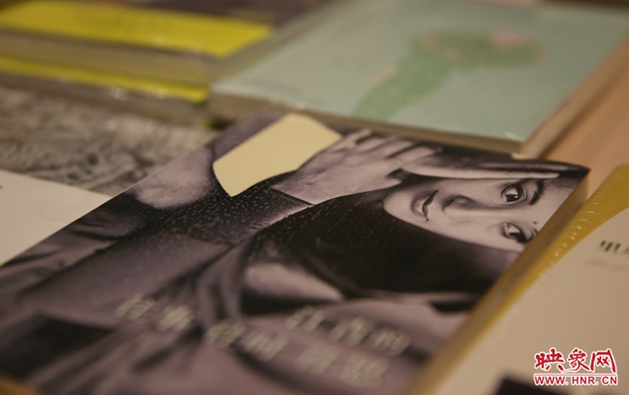 書店內(nèi)的書。