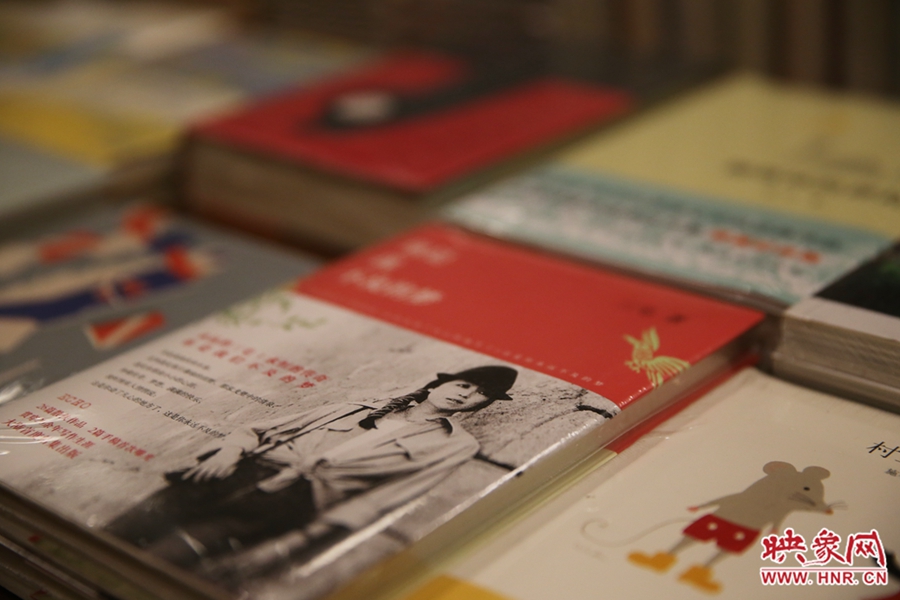 書店內(nèi)的書。