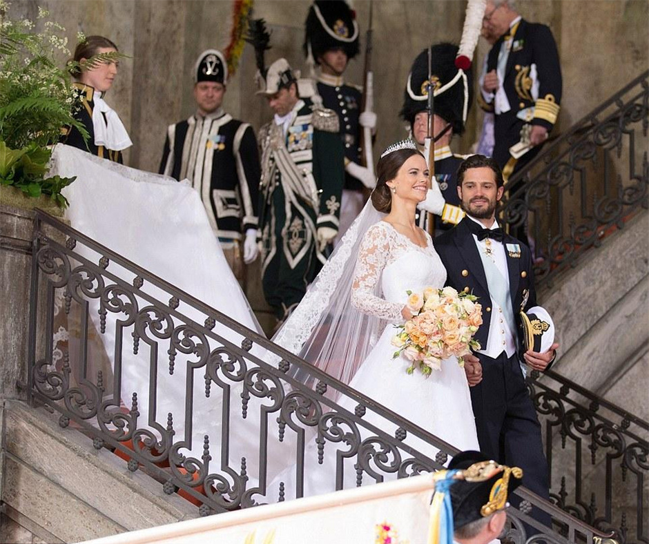 現(xiàn)實版“灰姑娘”！瑞典王子迎娶比基尼女模