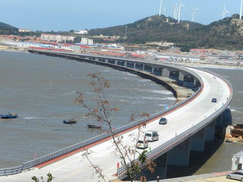 山東首座海島跨海大橋建成通車。（資料圖）