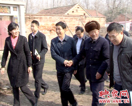 金冬江、李萬順、吳文立一行赴正陽縣慰問